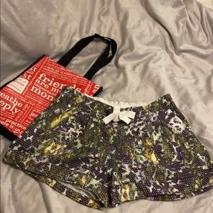 🎉Host Pick🎉NWOT Lululemon Athletica Super Cute Shorts and Bag
